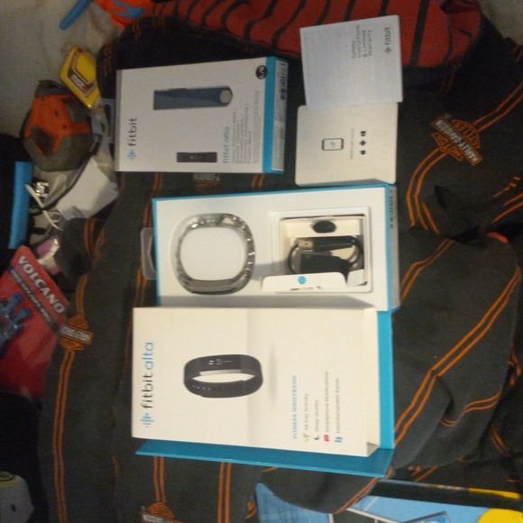 Fitbit Alta fitness/sleep tracker bundle - Picture 1 of 9
